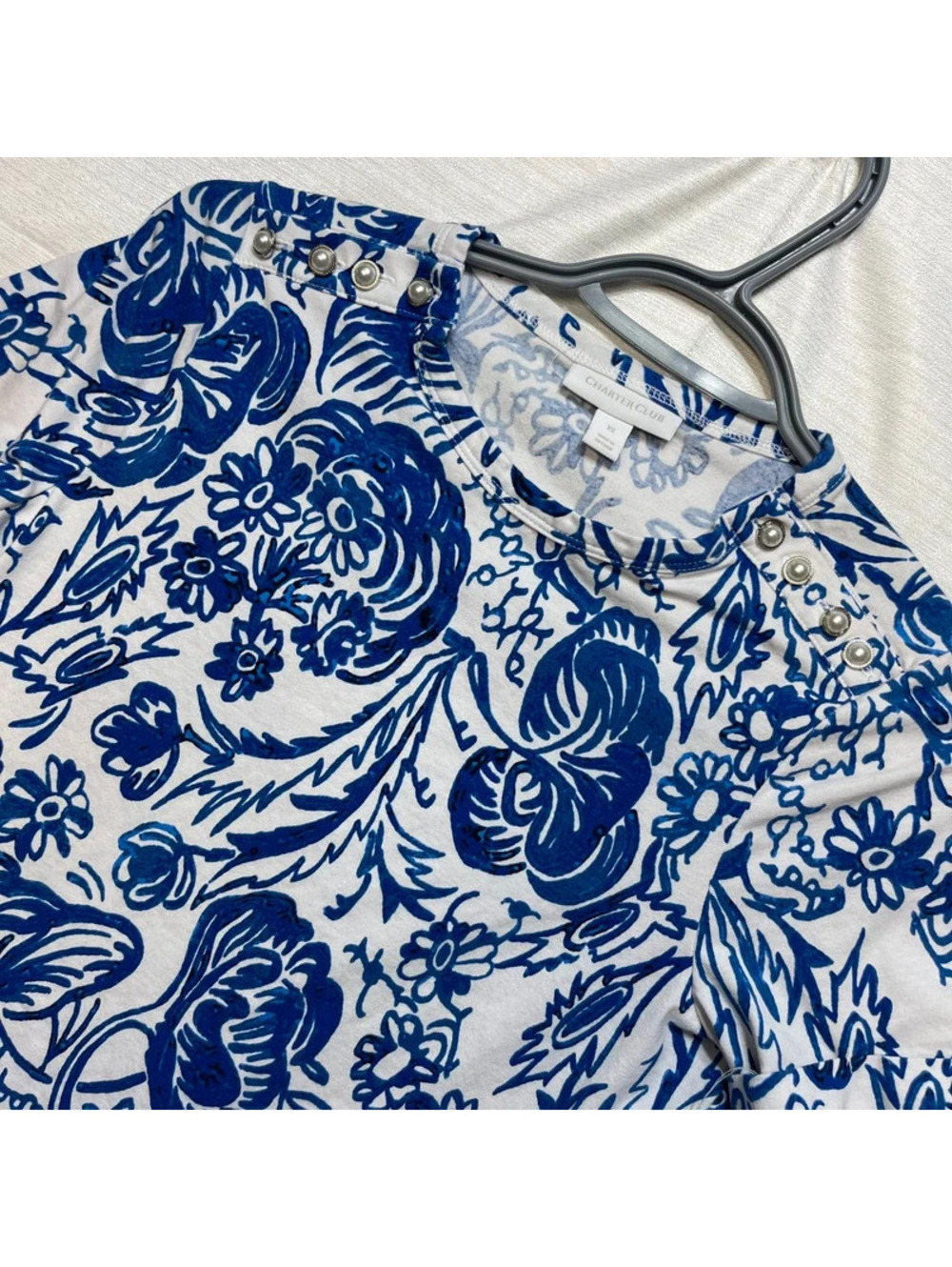 Charter Club Women's Blue and White Floral Print Short Sleeve Top XS